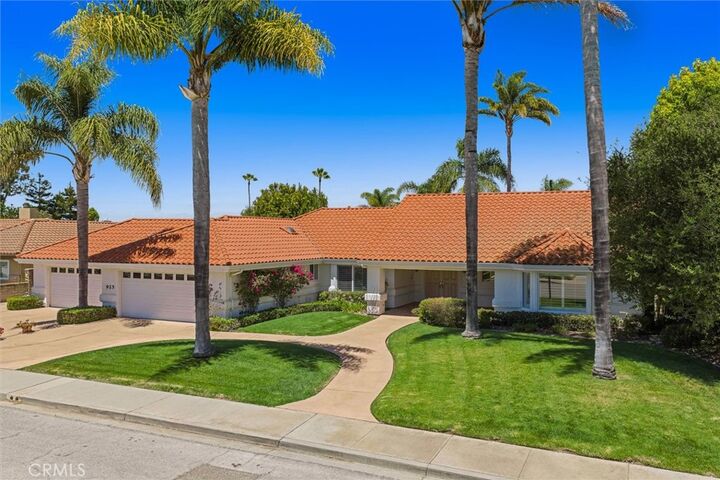 Property Photo:  925 Flagstone  CA 93455 