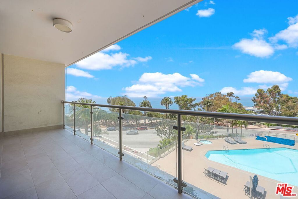 Property Photo:  201 Ocean Avenue 602B  CA 90402 