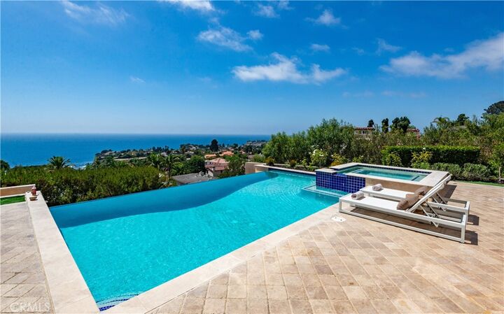 Property Photo:  30057 Via Victoria  CA 90275 