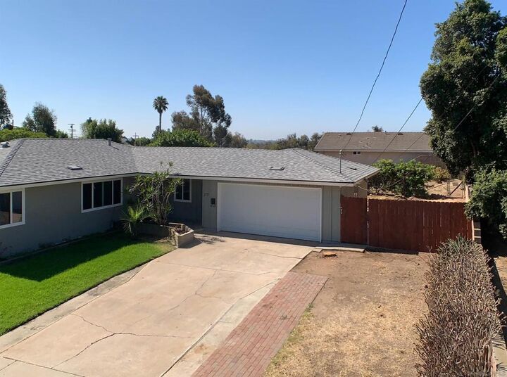 Property Photo: 7731 Mockingbird Dr CA 92123
