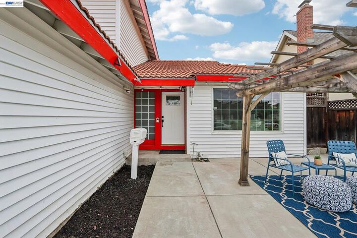 Property Photo:  221 Beegum Way  CA 95123 
