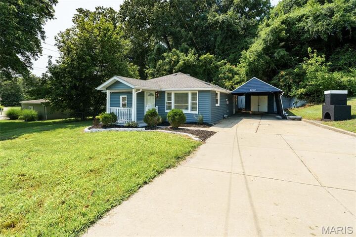 Property Photo: 1010 Lebanon Road IL 62234