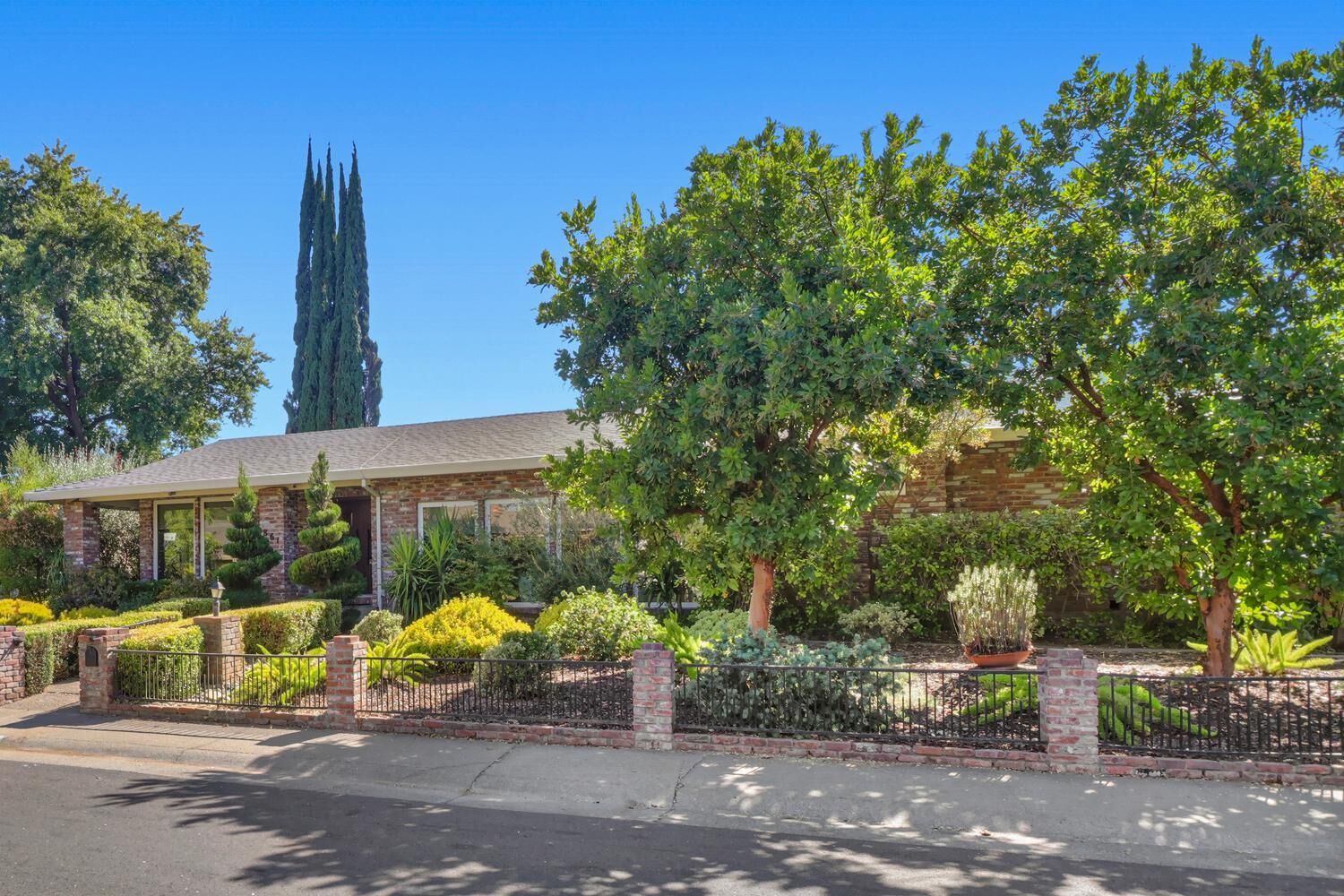 Property Photo:  861 Wixford Way  CA 95864 