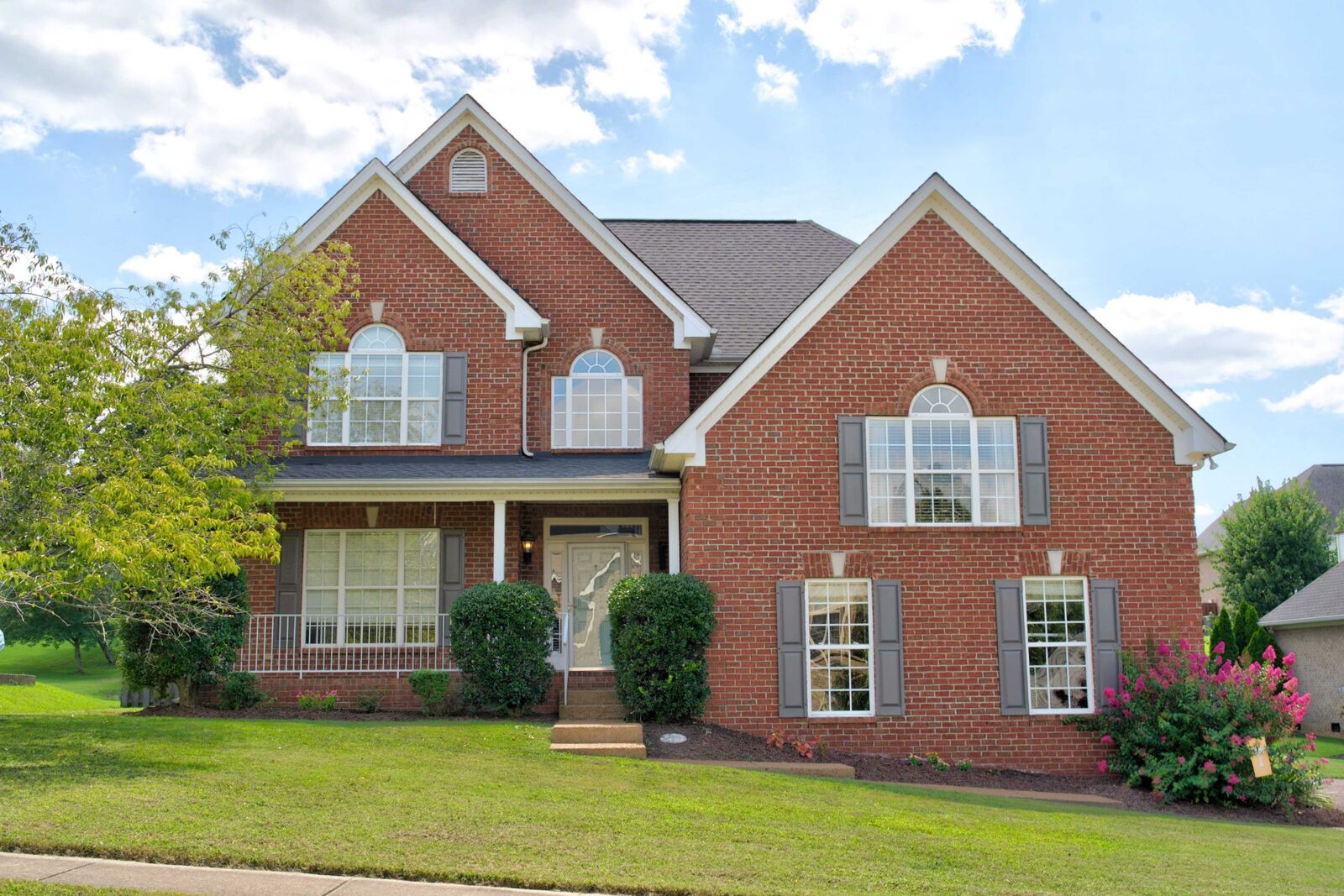 Property Photo: 105 Cresthaven Ct TN 37075