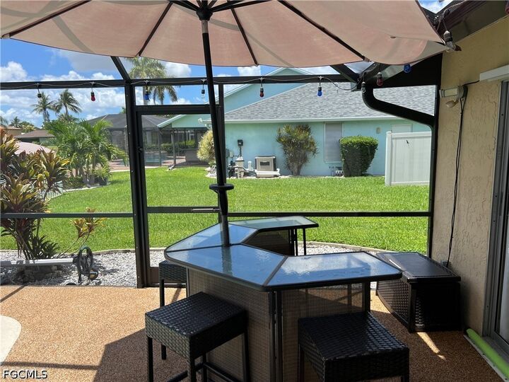 Property Photo:  1124 SE 29th Street  FL 33904 