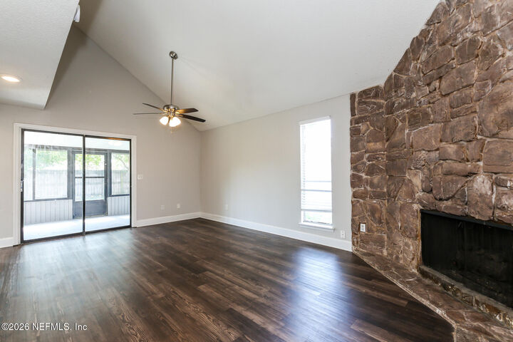 Property Photo:  2437 Oakview Drive  FL 32246 