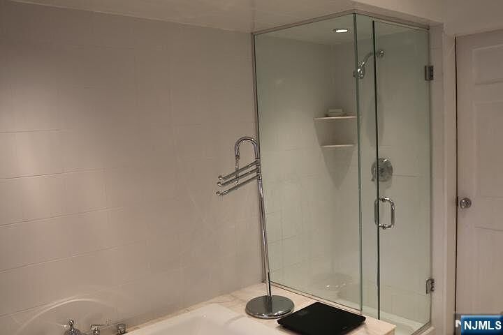 Property Photo: 1014 Arcadian Way NJ 07024