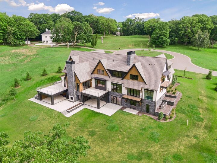 Property Photo:  1105 Tanager Hill  MN 55391 