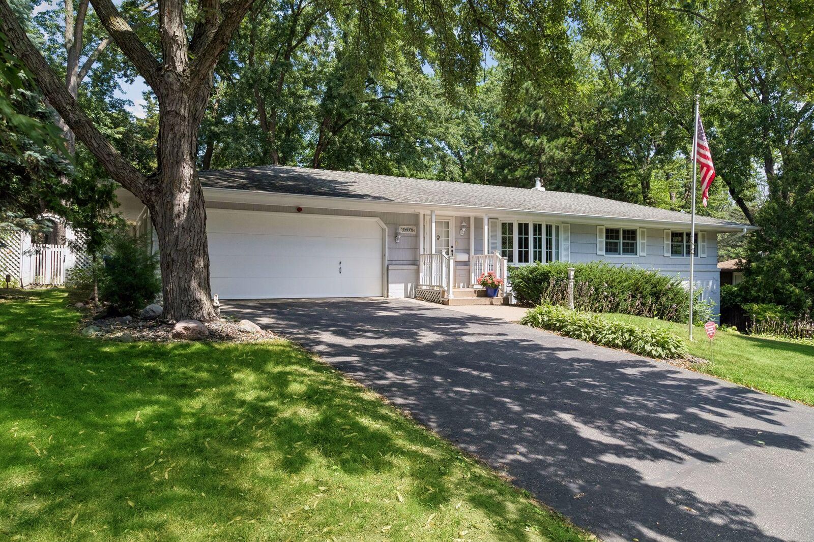 Property Photo: 14110 Bellevue Drive MN 55345