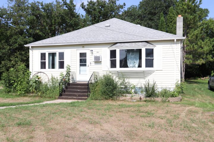 Property Photo: 105 Atlantic Avenue E MN 56714