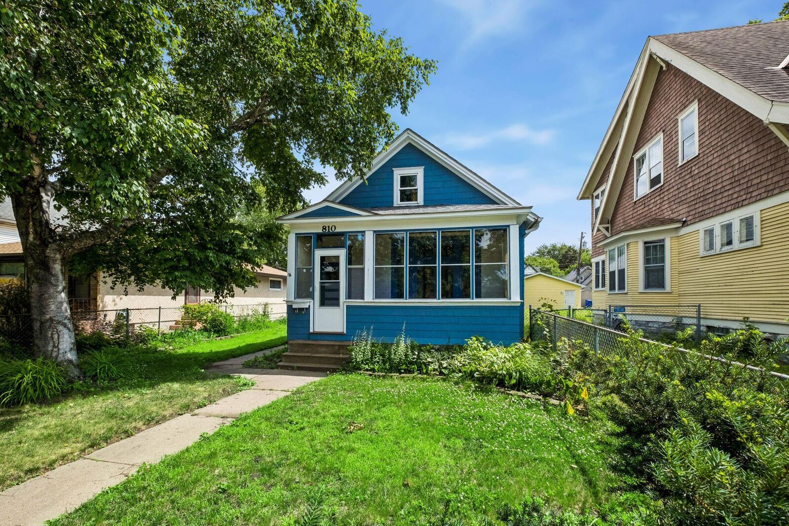 Property Photo: 810 Randolph Avenue MN 55102