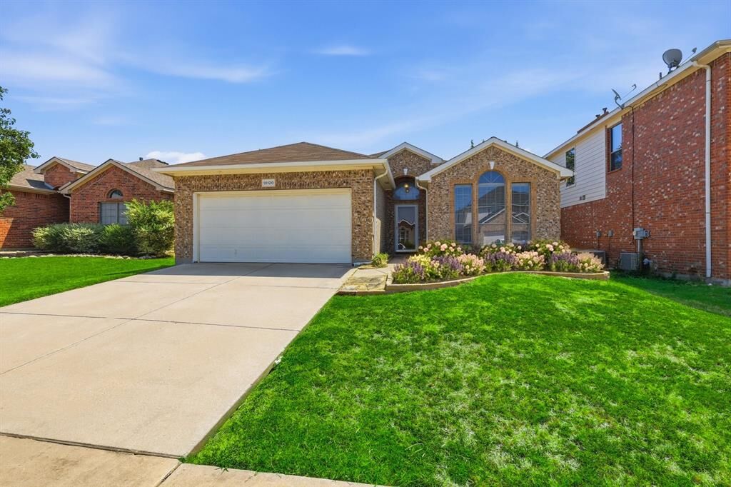 Property Photo: 10120 Bull Run TX 76177