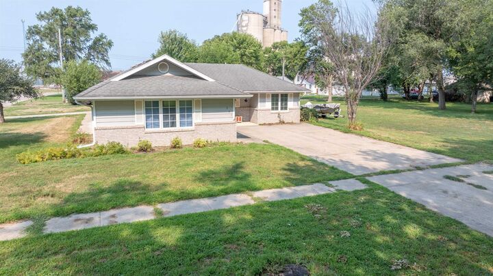 Property Photo:  201 Barnard Street  IA 51055 