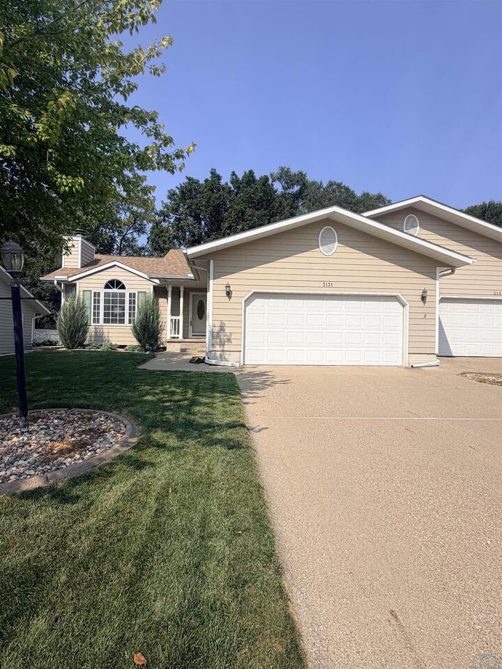 Property Photo: 3131 Glen Oaks Blvd IA 51104