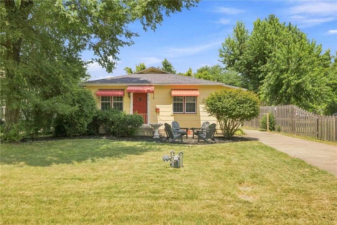 Property Photo:  416 NW 7th Street  AR 72712 