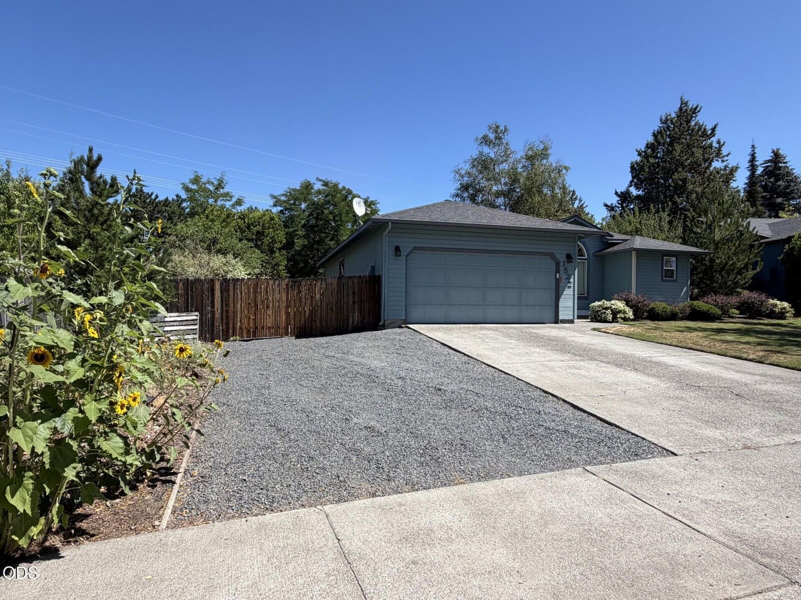 Property Photo: 1522 NE Locksley Drive OR 97701