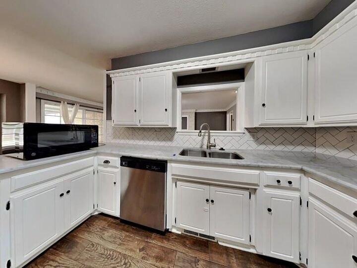 Property Photo:  6424 N College Avenue  OK 73132 