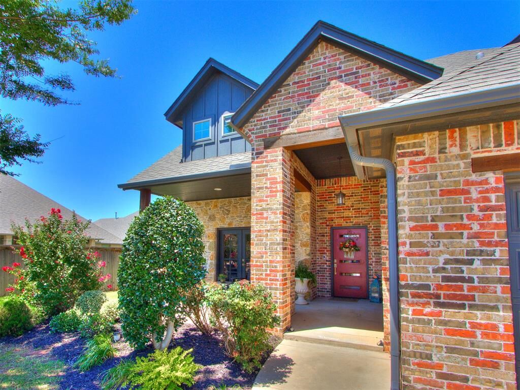 Property Photo: 16313 Brookefield Drive OK 73013
