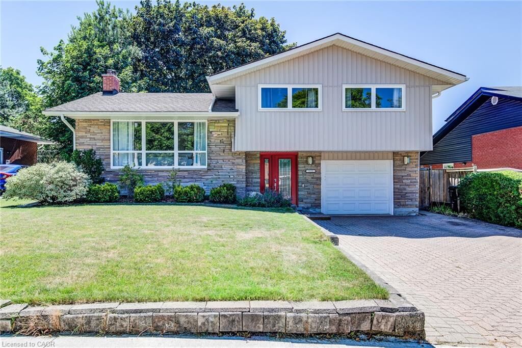 Property Photo:  215 Winfield Avenue  ON N2J 3M8 