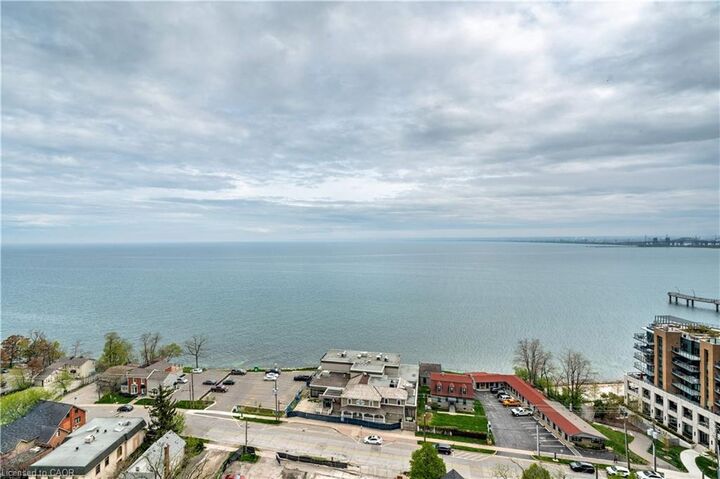 Property Photo: 370 Martha Street 1707 ON L7R 0G9