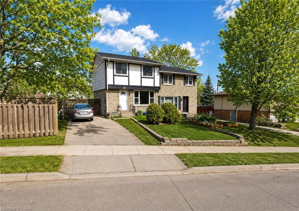 Property Photo:  152 Woodside Avenue  ON N1S 3Y1 