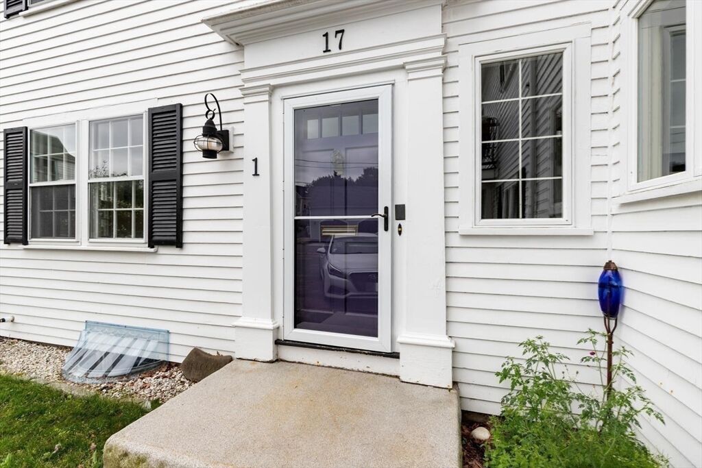 Property Photo:  17 Highland Street 1  MA 01966 