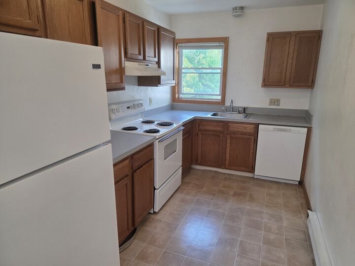 Property Photo:  118 Elm Street 7  MA 01527 