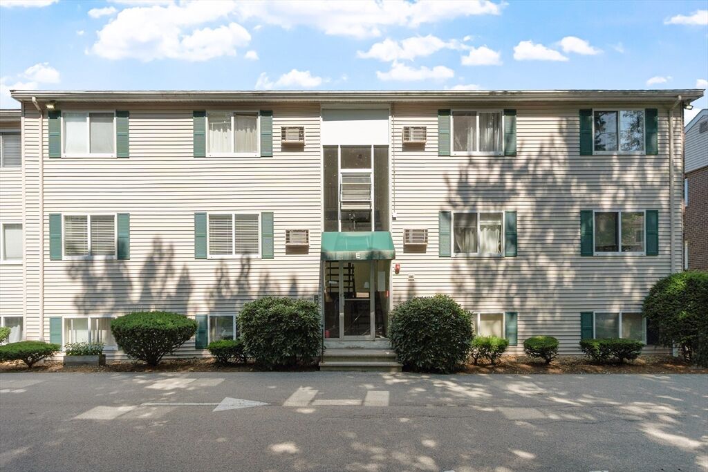 Property Photo:  16 Appleton Park E4  MA 01938 