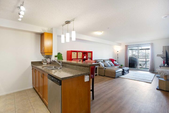 60 Panatella Street NW 4310 — photo 1