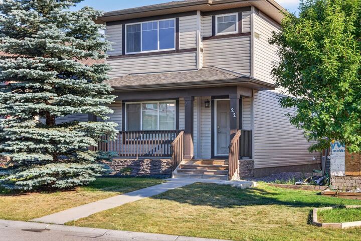 22 Panora Road NW — photo 1