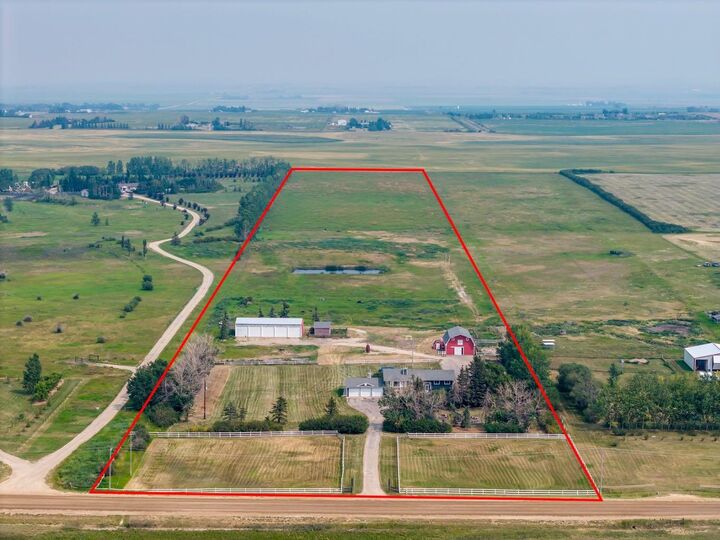 Property Photo: 271154 Range Road 285 AB T4B 2A4