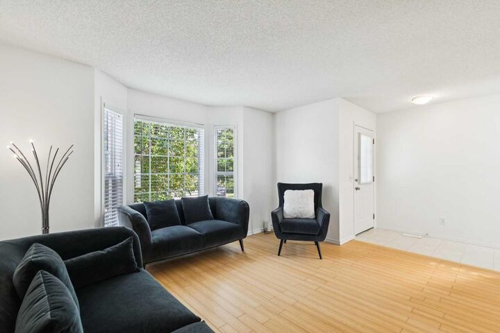Property Photo:  25 Coville Gardens NE  AB T3K 5N8 