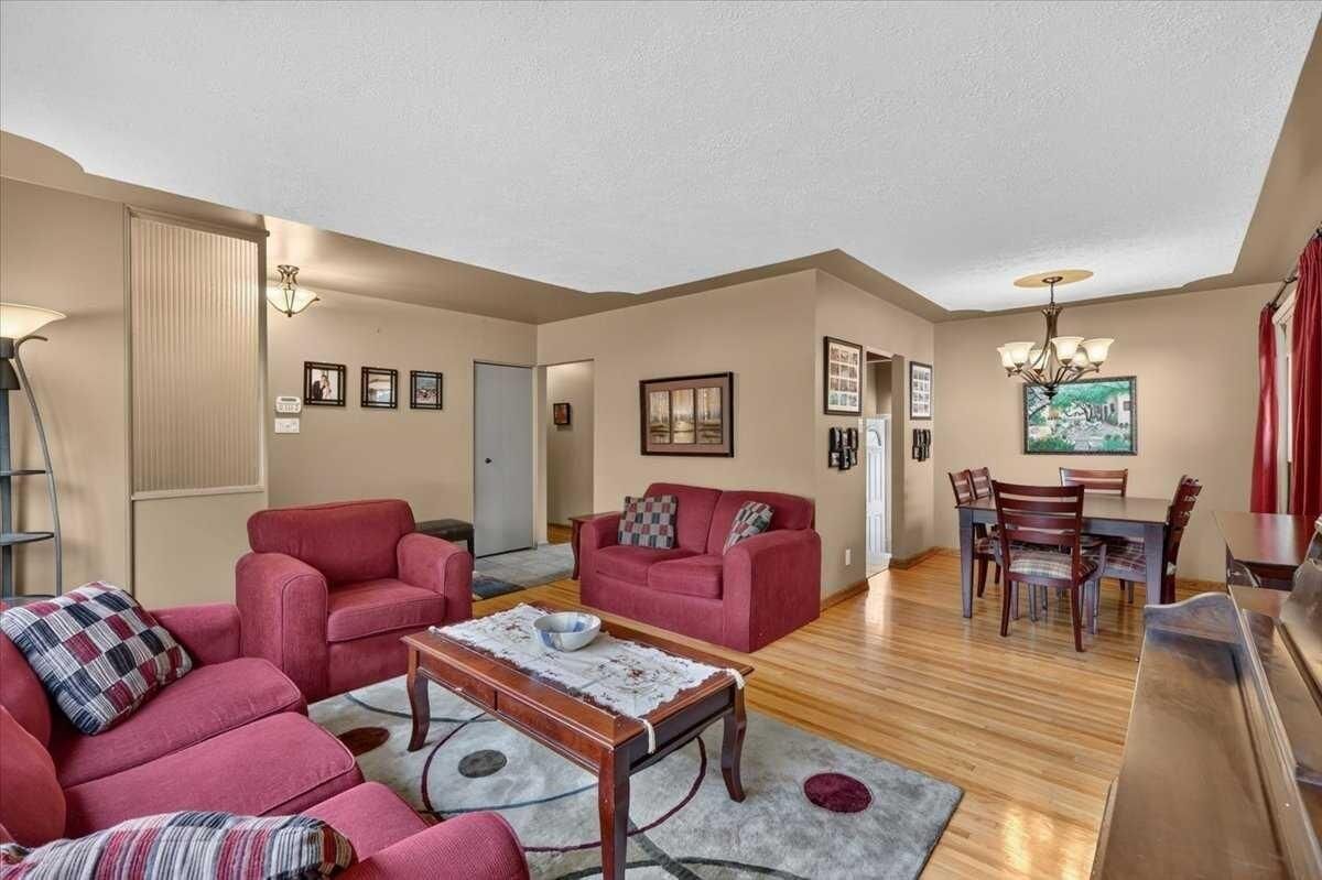 Property Photo:  7536 Fleetwood Drive SE  AB T2H 0X1 