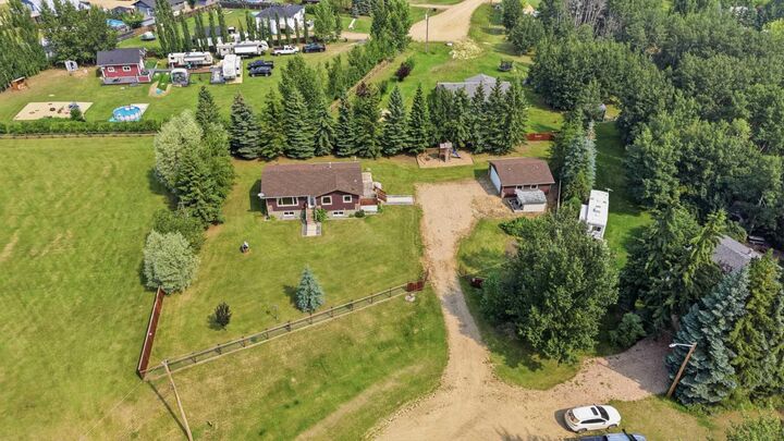 521 Partridge Crescent — photo 1