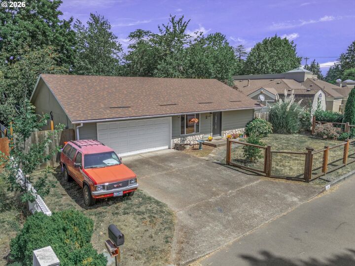 Property Photo: 1585 NE 18th St OR 97030