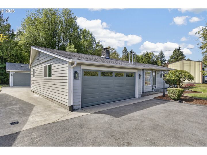 Property Photo: 2839 Parkview Dr WA 98632