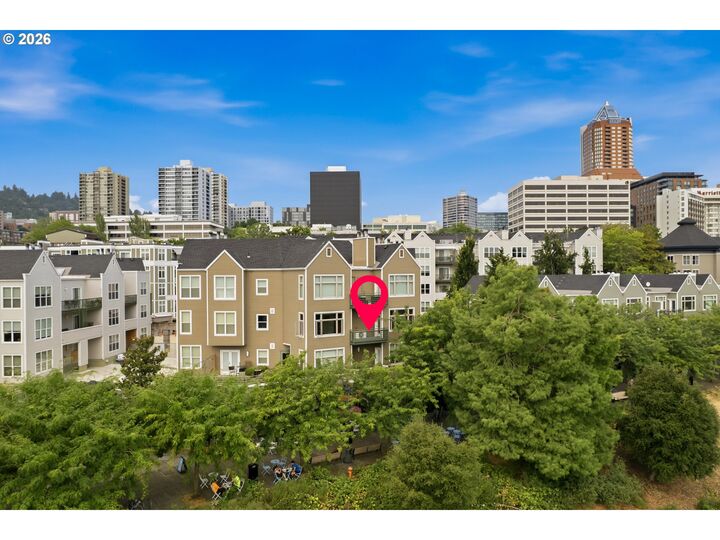 Property Photo:  1630 S Harbor Way 304  OR 97201 