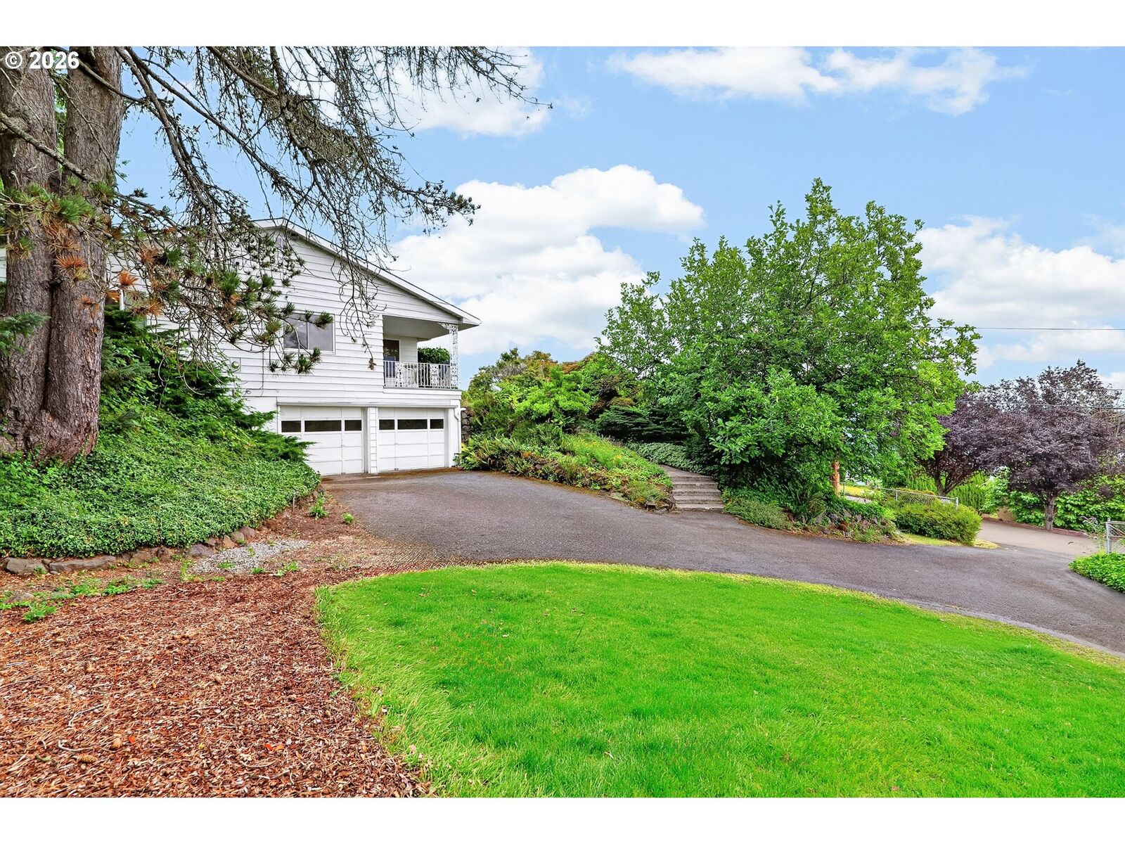 Property Photo:  10065 SE Cresthill Rd  OR 97086 