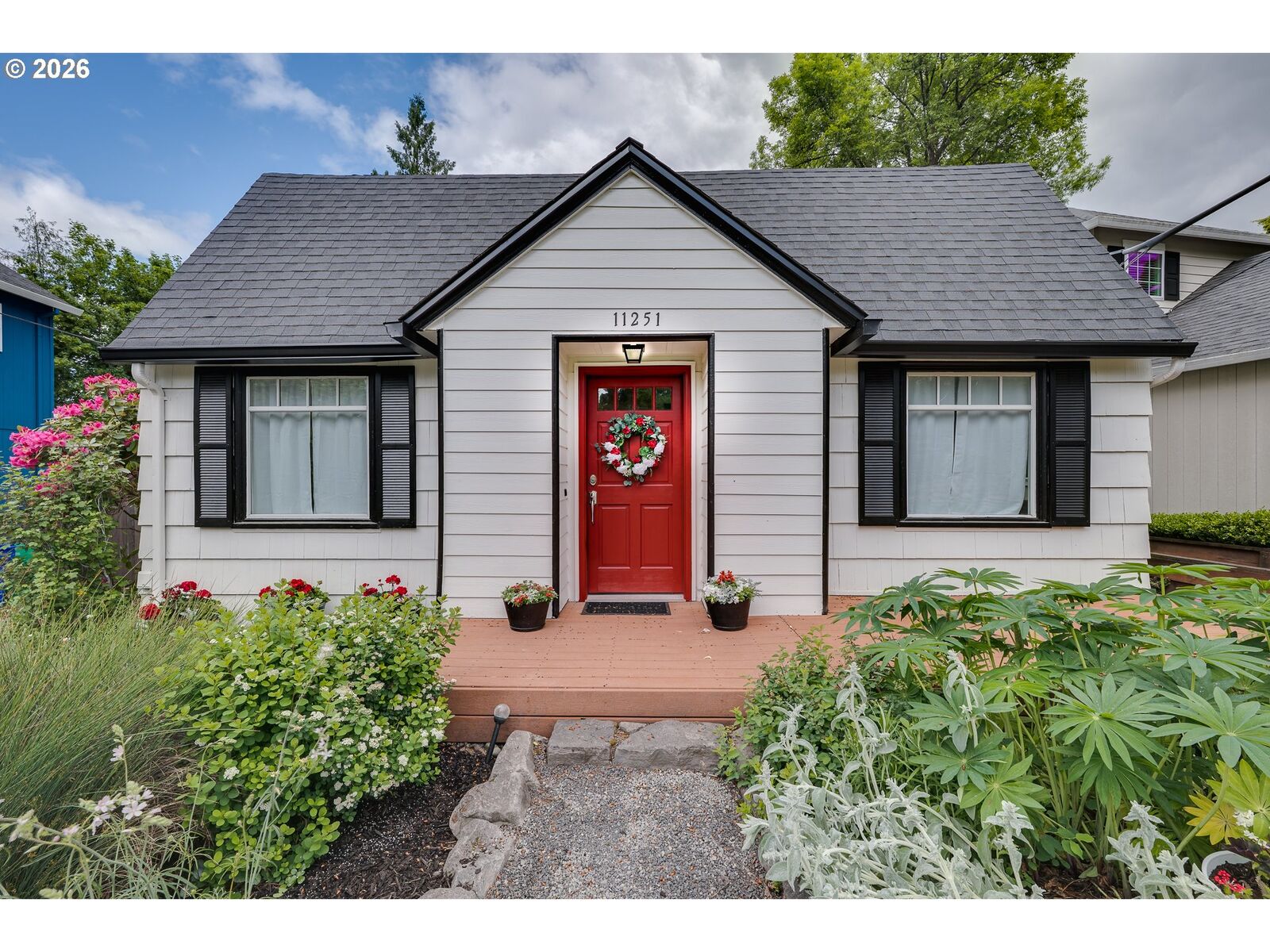 Property Photo:  11251 SW Capitol Hwy  OR 97219 