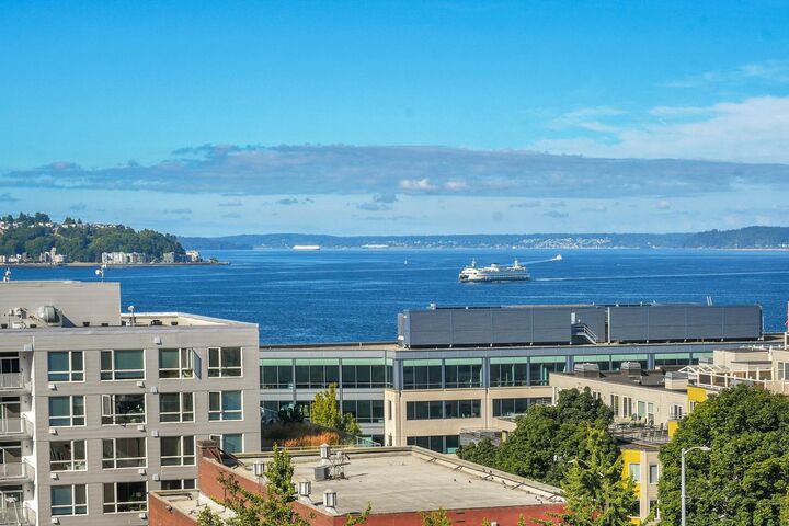 Property Photo: 2319 1st Avenue 306 WA 98121