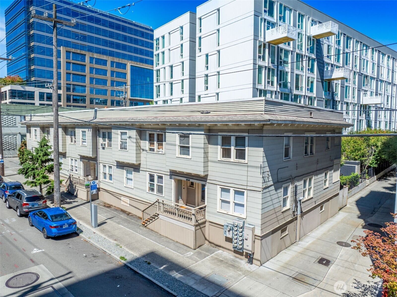 Property Photo:  800  Harrison Street  WA 98109 