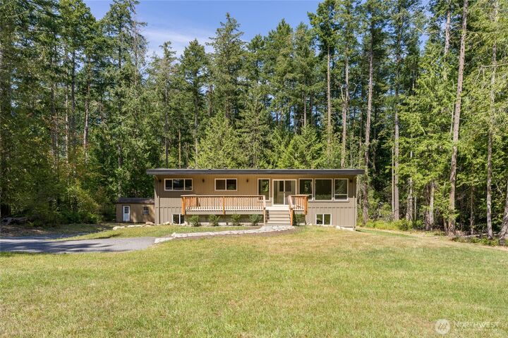 Property Photo: 610 Pavey Boulevard WA 98261