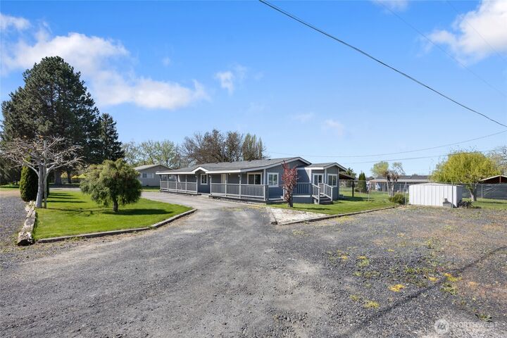 Property Photo: 614 S Andes Road WA 99344