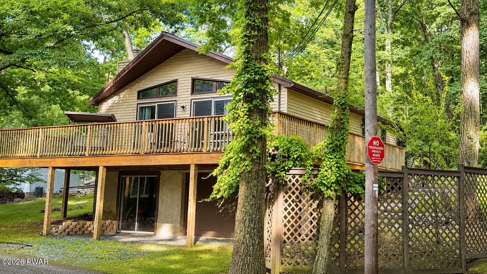 Property Photo:  117 Maple Lane  PA 18464 