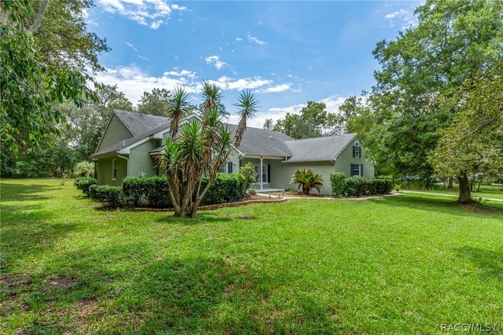 Property Photo:  1852 W Ivorywood Drive  FL 34465 