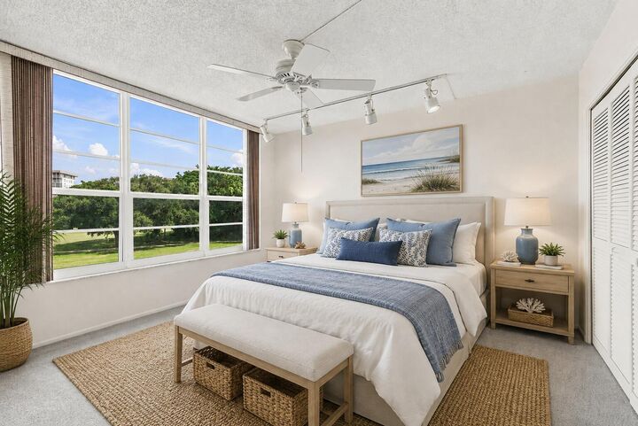 Property Photo:  555 Oaks Lane 303  FL 33069 