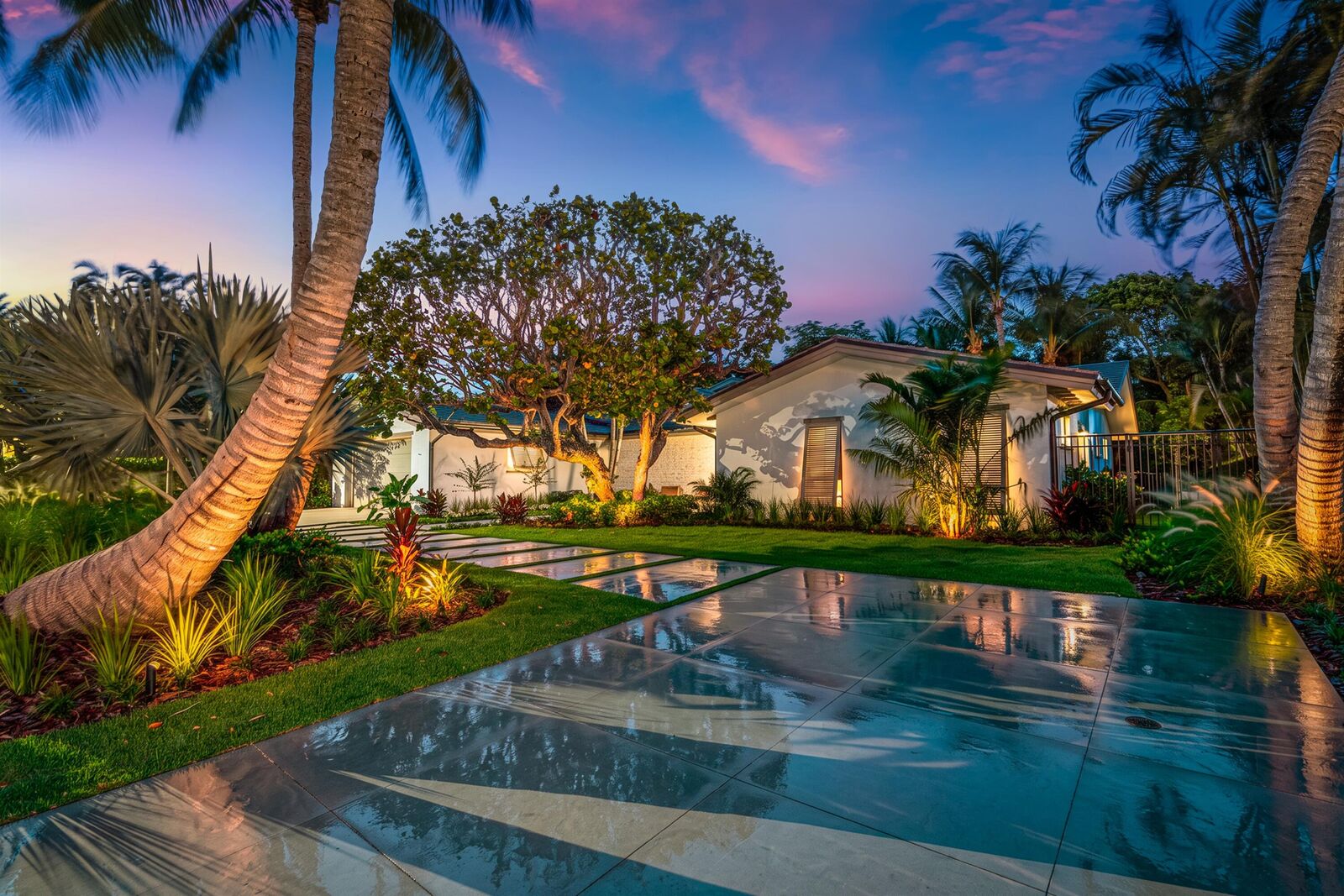 Property Photo: 1125 Harbor Drive FL 33483