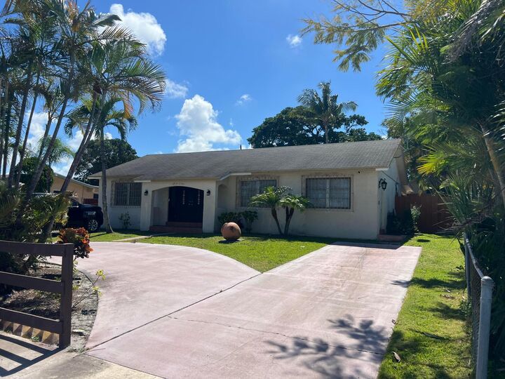 Property Photo:  5603 Parker Avenue  FL 33405 
