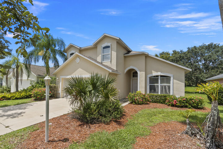 Property Photo: 408 SW Sundance Trail FL 34953