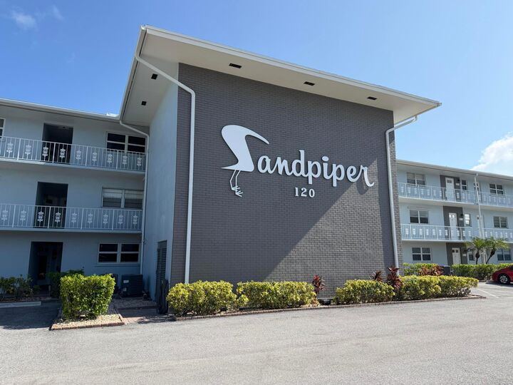Property Photo: 120 Lehane Terrace 206 FL 33408